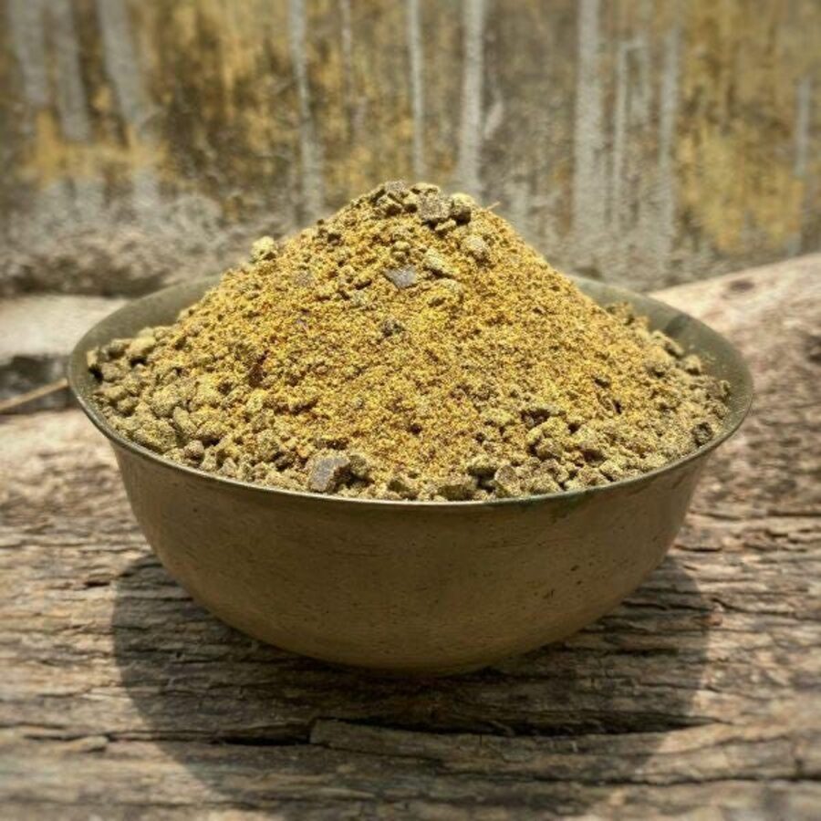 Sarso Khali powder in bowl