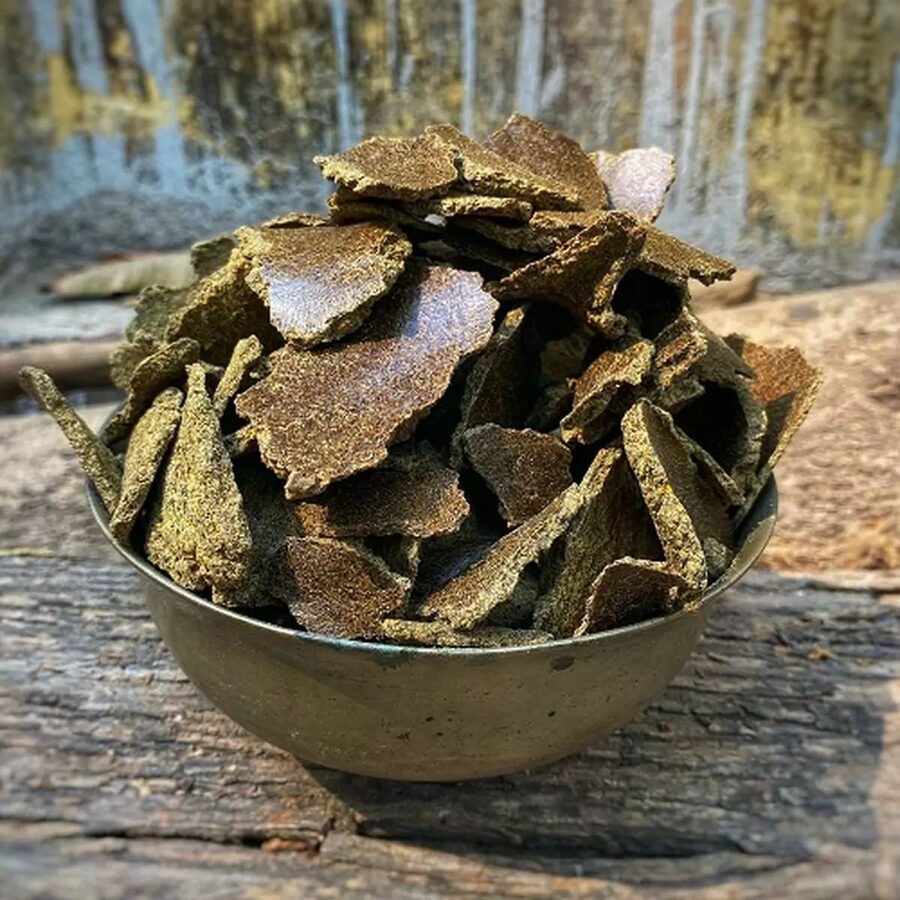 Sarso Khali pieces in bowl